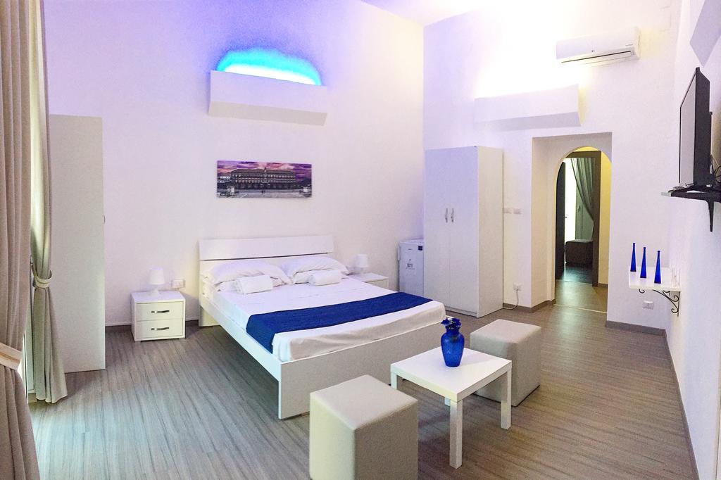 Deluxe B&B Napoli Central Station Naples Room photo