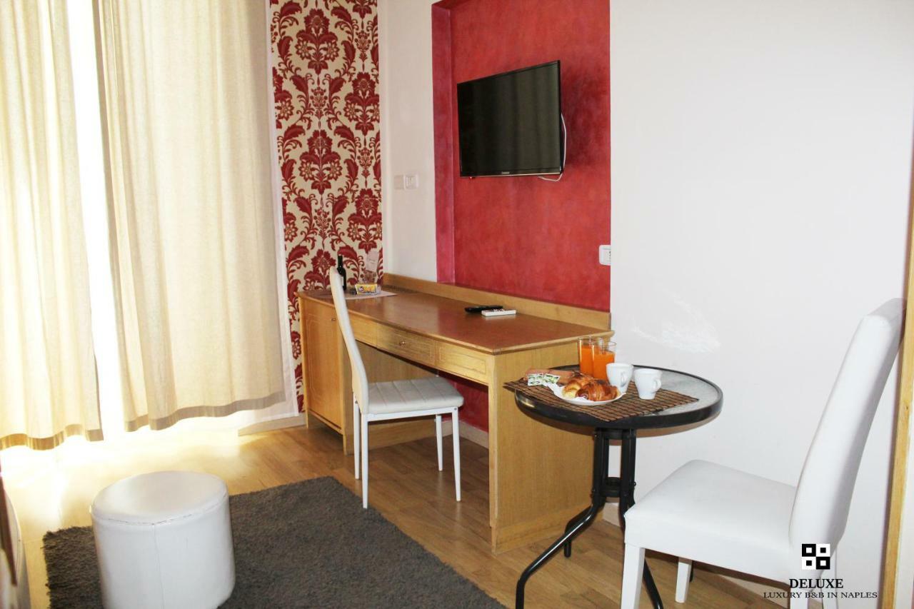 Deluxe B&B Napoli Central Station Naples Exterior photo